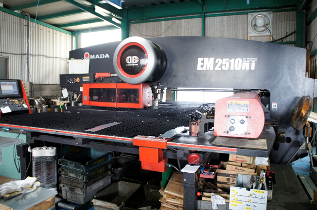 介紹鈑金加工的基礎知識——優(yōu)點、缺點、降低成本的方法